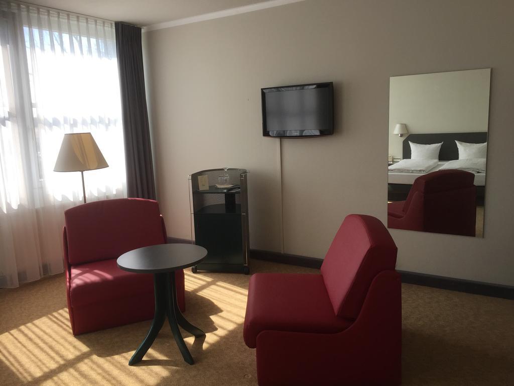 Hotel Woerth Wörth an der Isar Eksteriør billede
