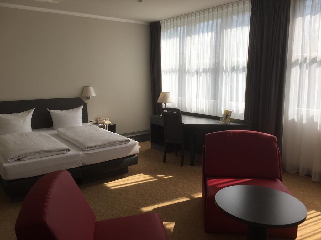 Hotel Woerth Wörth an der Isar Eksteriør billede